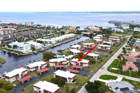 Condo in Punta Gorda, Florida, 2 bedrooms № 2108200