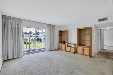 Condo in Bradenton, Florida, 2 bedrooms № 2111352 - photo 12