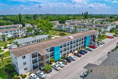 Condo in Bradenton, Florida, 2 bedrooms № 2111352