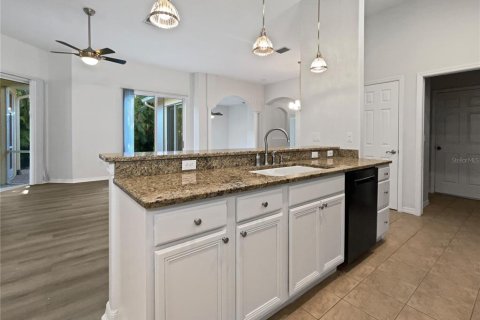 House in Sarasota, Florida 2 bedrooms, 154.96 sq.m. № 1884013 - photo 26