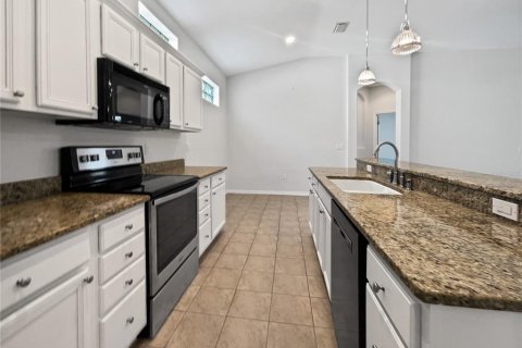 House in Sarasota, Florida 2 bedrooms, 154.96 sq.m. № 1884013 - photo 6