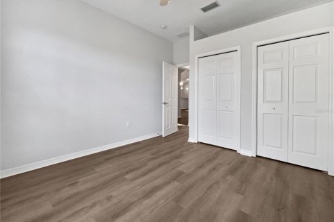 House in Sarasota, Florida 2 bedrooms, 154.96 sq.m. № 1884013 - photo 5