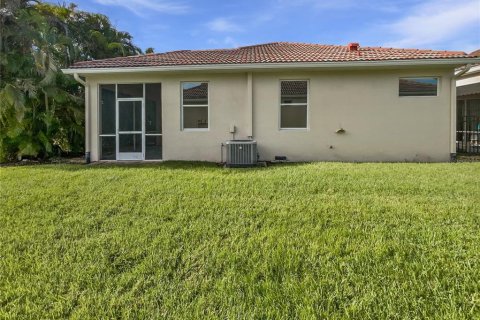 House in Sarasota, Florida 2 bedrooms, 154.96 sq.m. № 1884013 - photo 8