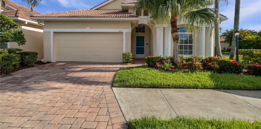 House in Sarasota, Florida 2 bedrooms, 154.96 sq.m. № 1884013