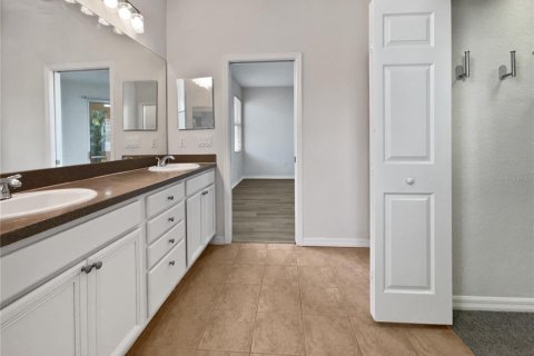 House in Sarasota, Florida 2 bedrooms, 154.96 sq.m. № 1884013 - photo 22