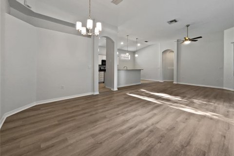 House in Sarasota, Florida 2 bedrooms, 154.96 sq.m. № 1884013 - photo 13