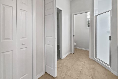 House in Sarasota, Florida 2 bedrooms, 154.96 sq.m. № 1884013 - photo 21