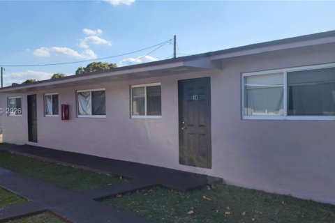 Casa en alquiler en Florida City, Florida, 3 dormitorios, 60.39 m2 № 2012041 - foto 2