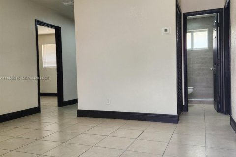 Casa en alquiler en Florida City, Florida, 3 dormitorios, 60.39 m2 № 2012041 - foto 4