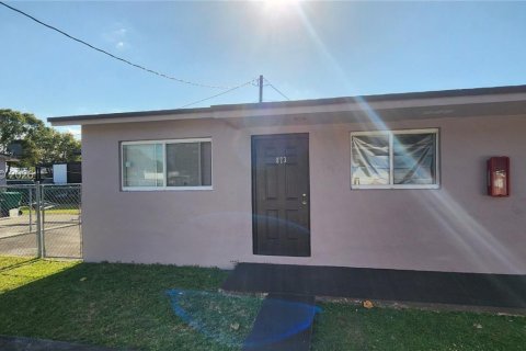 Casa en alquiler en Florida City, Florida, 3 dormitorios, 60.39 m2 № 2012041 - foto 3