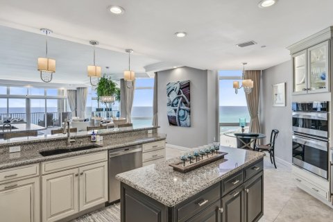 Condominio en venta en Destin, Florida, 3 dormitorios, 353.03 m2 № 561300 - foto 1