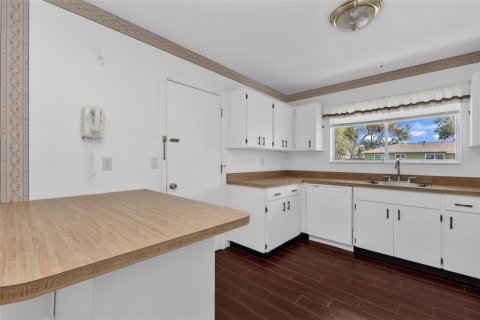 Villa ou maison à vendre à Port Charlotte, Floride: 3 chambres, 146.23 m2 № 2142385 - photo 5