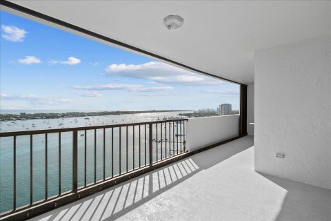 Condo in West Palm Beach, Florida, 2 bedrooms  № 2368481