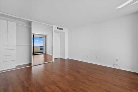 Condo in West Palm Beach, Florida, 2 bedrooms  № 2368481 - photo 26