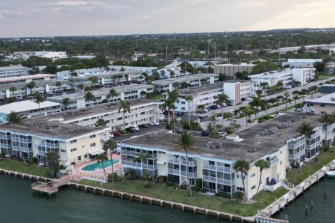 Купить кондоминиум в Норт-Палм-Бич, Флорида 3 комнаты, 59.46м2, № 2245551 - фото 15
