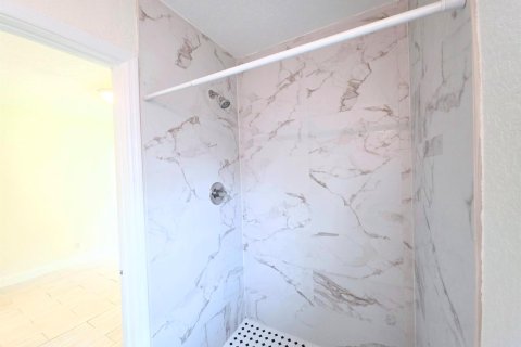Villa ou maison à louer à Fort Lauderdale, Floride: 2 chambres, 114.36 m2 № 2439276 - photo 20