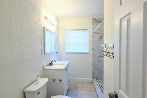 Villa ou maison à louer à Fort Lauderdale, Floride: 2 chambres, 114.36 m2 № 2439276 - photo 22