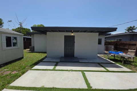 Villa ou maison à louer à Fort Lauderdale, Floride: 2 chambres, 114.36 m2 № 2439276 - photo 14