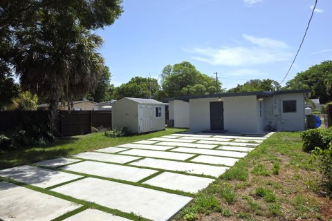 Villa ou maison à louer à Fort Lauderdale, Floride: 2 chambres, 114.36 m2 № 2439276 - photo 8