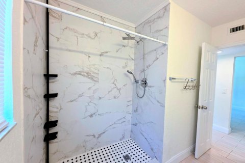 Villa ou maison à louer à Fort Lauderdale, Floride: 2 chambres, 114.36 m2 № 2439276 - photo 23