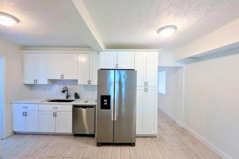Villa ou maison à louer à Fort Lauderdale, Floride: 2 chambres, 114.36 m2 № 2439276 - photo 4