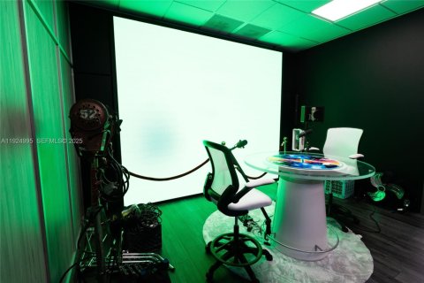 Commercial property in Doral, Florida № 2039048 - photo 6