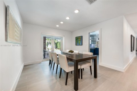 Casa en venta en Pinecrest, Florida, 5 dormitorios, 259.1 m2 № 2060670 - foto 15