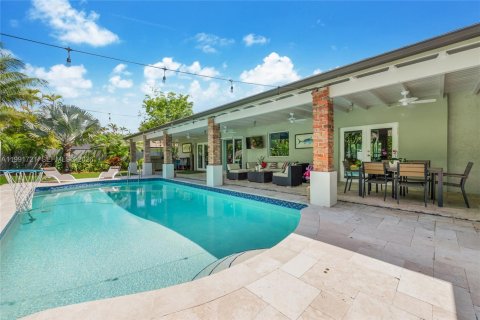 Casa en venta en Pinecrest, Florida, 5 dormitorios, 259.1 m2 № 2060670 - foto 6