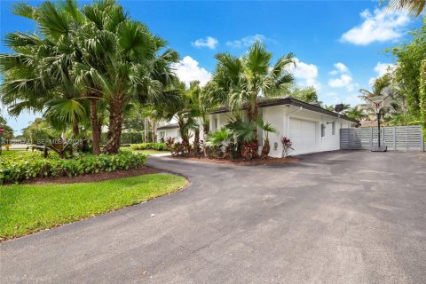 Casa en venta en Pinecrest, Florida, 5 dormitorios, 259.1 m2 № 2060670 - foto 24