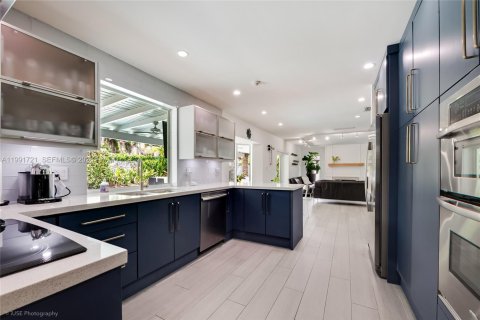 Casa en venta en Pinecrest, Florida, 5 dormitorios, 259.1 m2 № 2060670 - foto 11