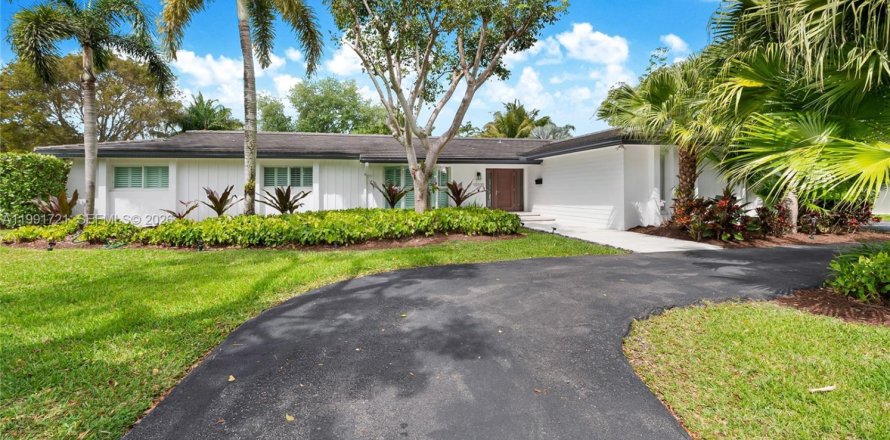 Casa en Pinecrest, Florida 5 dormitorios, 259.1 m2 № 2060670