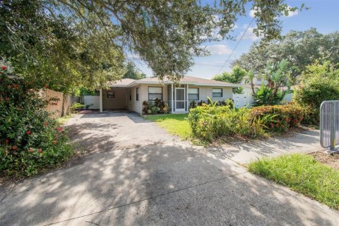 House in Clearwater, Florida 2 bedrooms, 91.04 sq.m. № 1912219 - photo 6