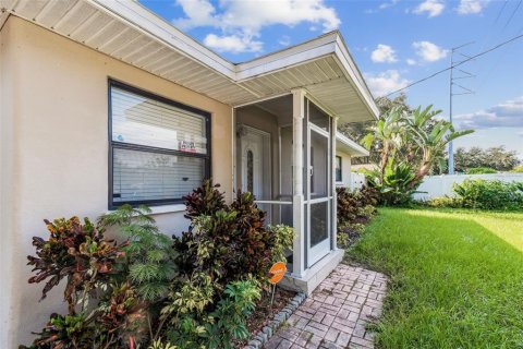 House in Clearwater, Florida 2 bedrooms, 91.04 sq.m. № 1912219 - photo 7