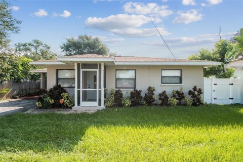 House in Clearwater, Florida 2 bedrooms, 91.04 sq.m. № 1912219 - photo 3