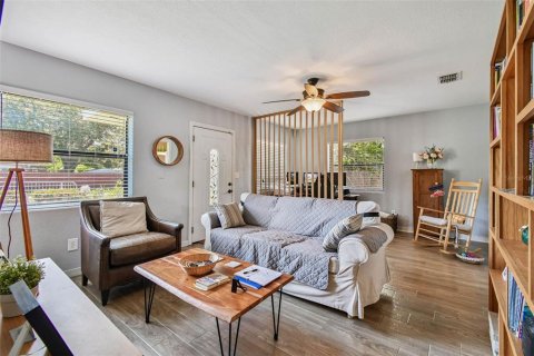 House in Clearwater, Florida 2 bedrooms, 91.04 sq.m. № 1912219 - photo 9