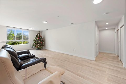 Copropriété à louer à Miami, Floride: 3 chambres, 142.42 m2 № 2168107 - photo 10