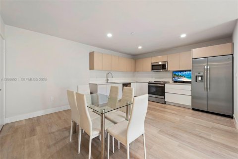 Copropriété à louer à Miami, Floride: 3 chambres, 142.42 m2 № 2168107 - photo 5