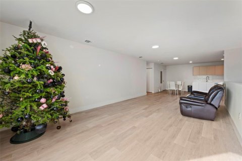 Copropriété à louer à Miami, Floride: 3 chambres, 142.42 m2 № 2168107 - photo 8