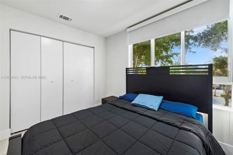 Copropriété à louer à Miami, Floride: 3 chambres, 142.42 m2 № 2168107 - photo 17