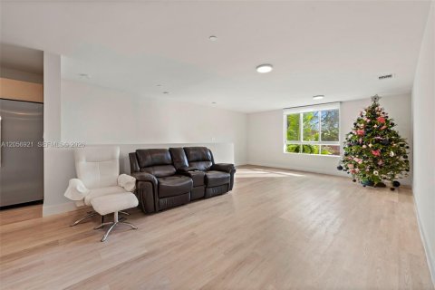 Copropriété à louer à Miami, Floride: 3 chambres, 142.42 m2 № 2168107 - photo 7