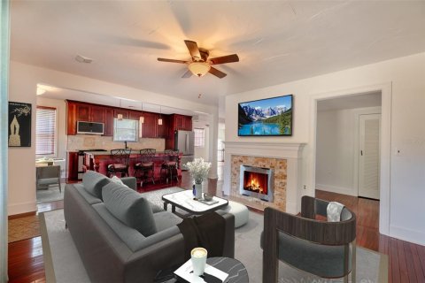 House in Jacksonville, Florida 3 bedrooms, 233.37 sq.m. № 1662186 - photo 4