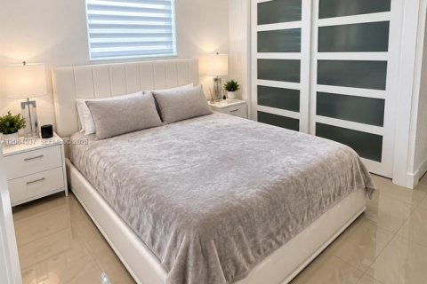 Casa en venta en Miami, Florida, 3 dormitorios, 103.12 m2 № 2352524 - foto 15