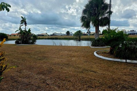 House in Sun City Center, Florida 3 bedrooms, 237.37 sq.m. № 2126725 - photo 10