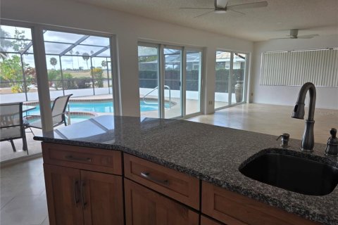 House in Sun City Center, Florida 3 bedrooms, 237.37 sq.m. № 2126725 - photo 18
