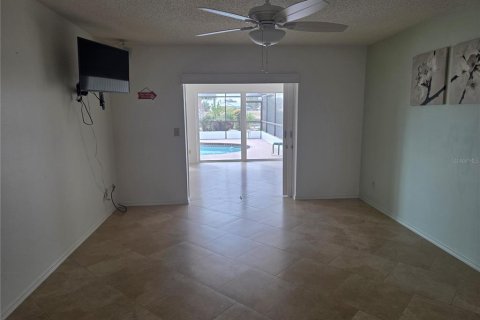 House in Sun City Center, Florida 3 bedrooms, 237.37 sq.m. № 2126725 - photo 30