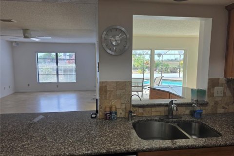 House in Sun City Center, Florida 3 bedrooms, 237.37 sq.m. № 2126725 - photo 22