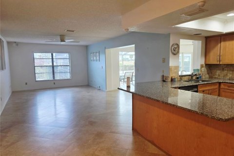 House in Sun City Center, Florida 3 bedrooms, 237.37 sq.m. № 2126725 - photo 23