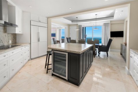 Condominio en venta en Miami, Florida, 4 dormitorios, 503.81 m2 № 1937774 - foto 5