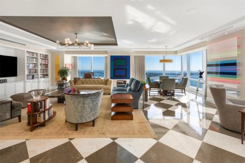 Condominio en venta en Miami, Florida, 4 dormitorios, 503.81 m2 № 1937774 - foto 17