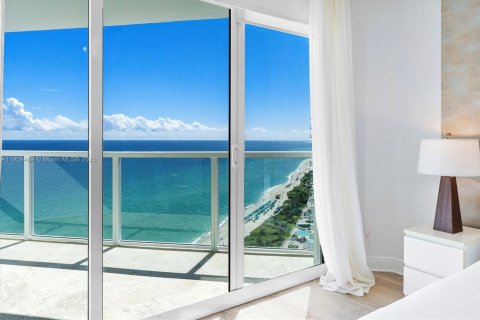 Condo in Sunny Isles Beach, Florida, 2 bedrooms № 1965172 - photo 20